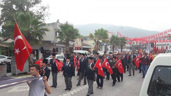 29 Ekim Cumhuriyet Bayramı Yürüyüşü ve Çelenk Koyma Töreni