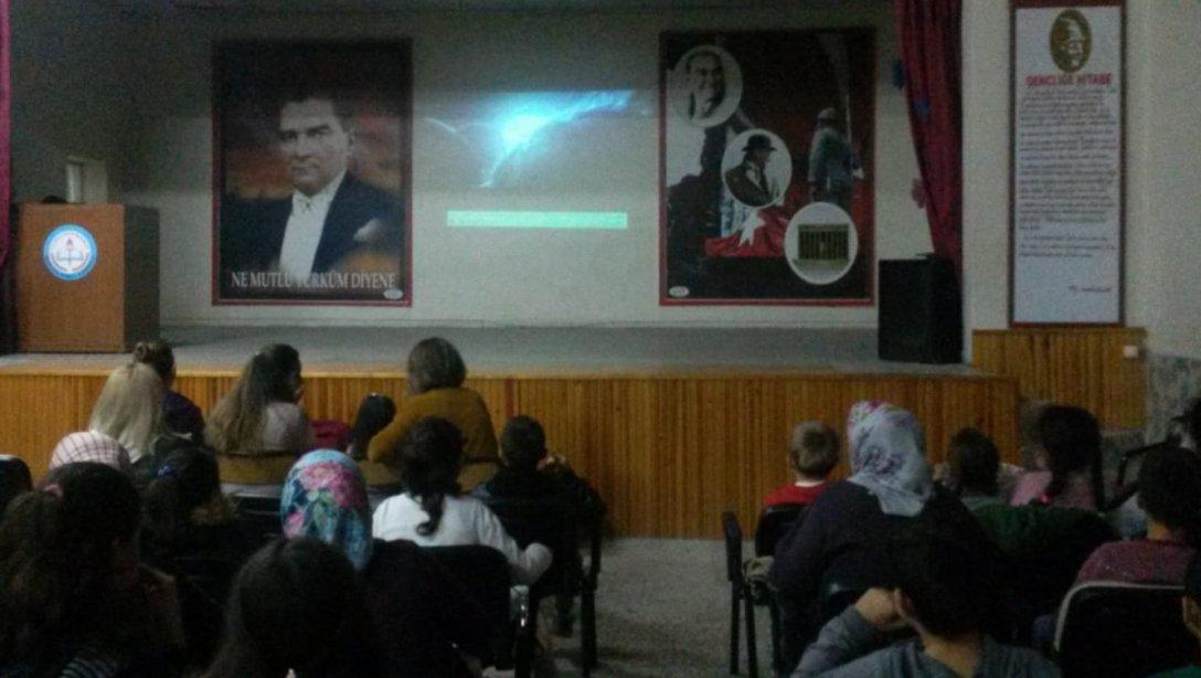 İlçemiz Mustafa Kemal İlkokulunda Sinema Günleri Projesi Başladı