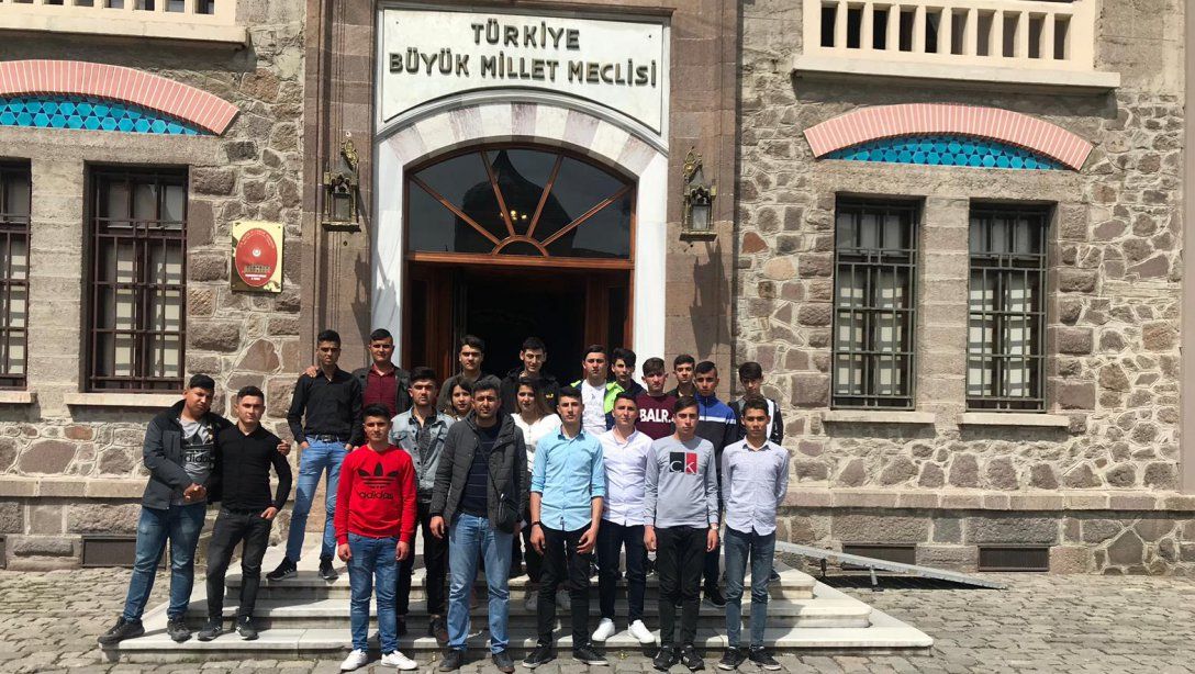Kınık Mesleki ve Teknik Anadolu Lisesi Öğrencilerinden  Ankara ve Çanakkale´ye Ziyaret