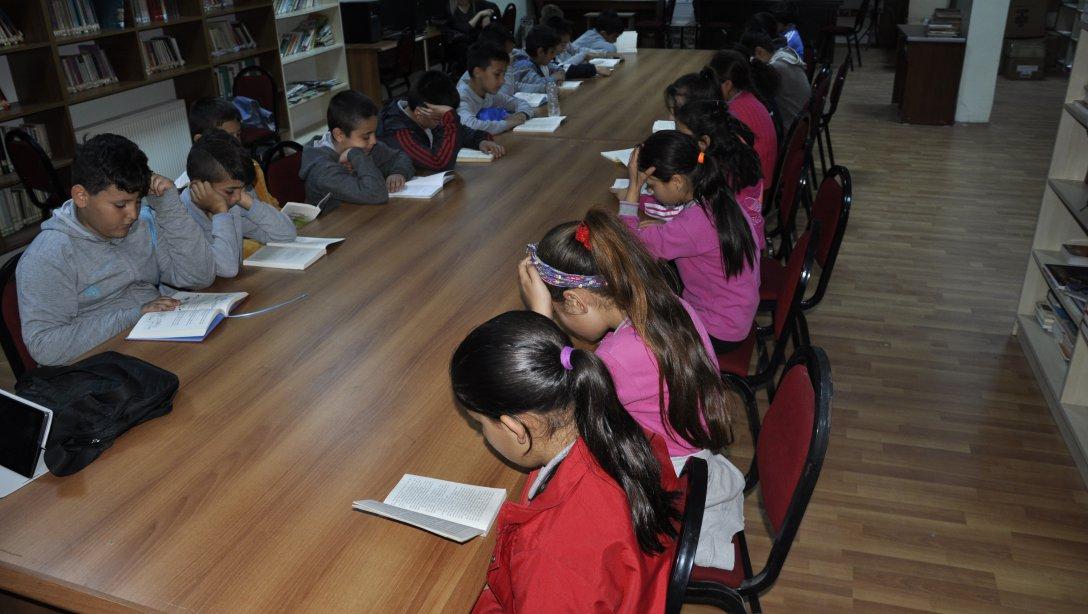 Kınık Okuyor Projesi Kapsamında Kütüphane Ziyaretlerimiz Devam Ediyor