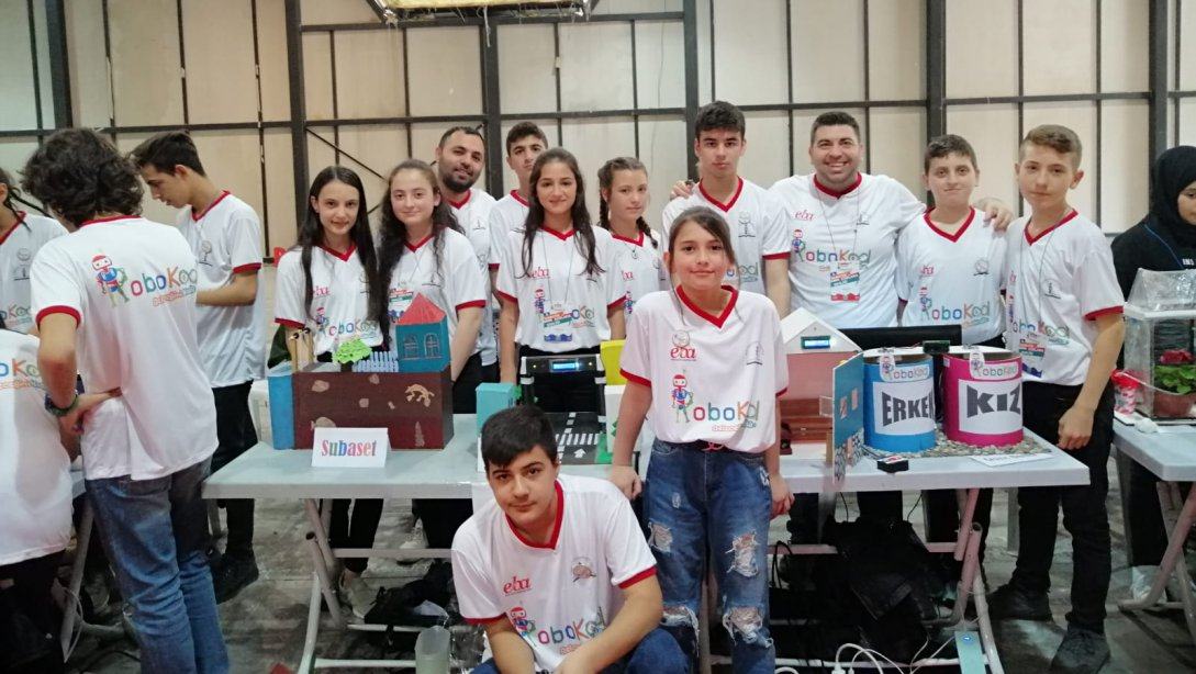 Mehmet Akif Ersoy Ortaokulu Öğrencilerimiz 2.Robokod Robotik Kodlama ve EBA Şenliği´nde