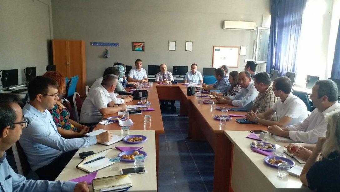 Kınık Kaymakamımız Sayın Erol TÜRKMEN'in Katılımıyla Sene Başı Müdürler Kurulu Toplantısı Yapıldı